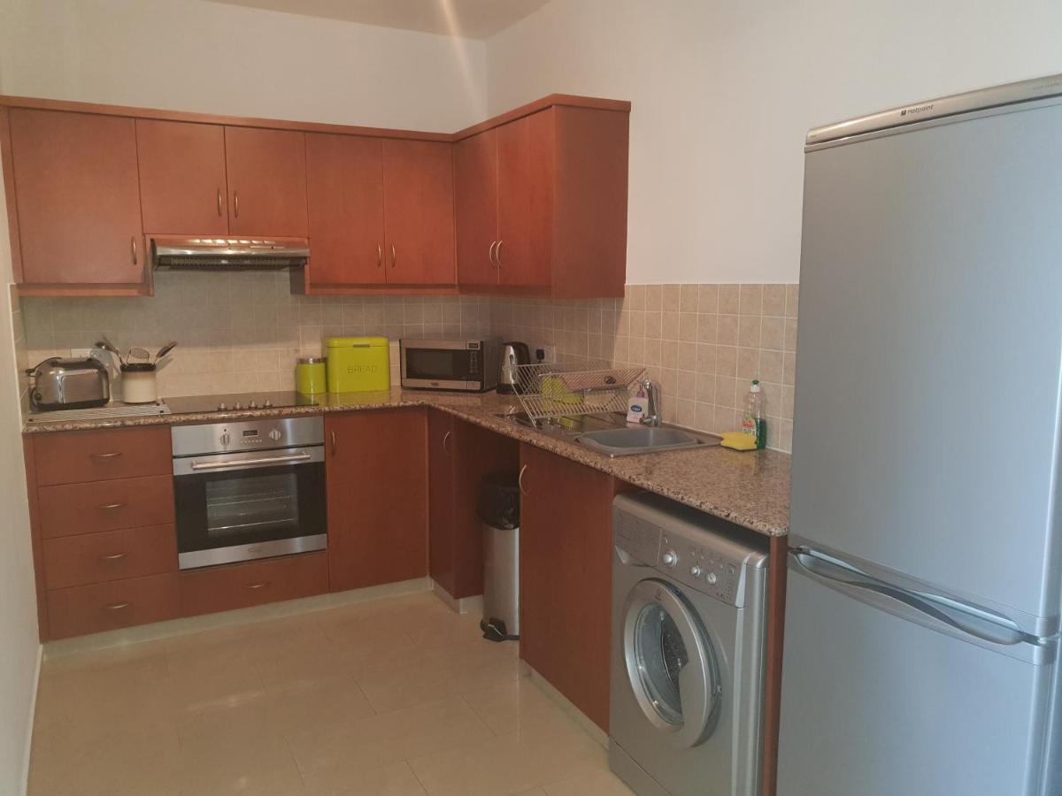 Stunning Apartment C106 With Balcony Looking Over Pool Пея Екстериор снимка